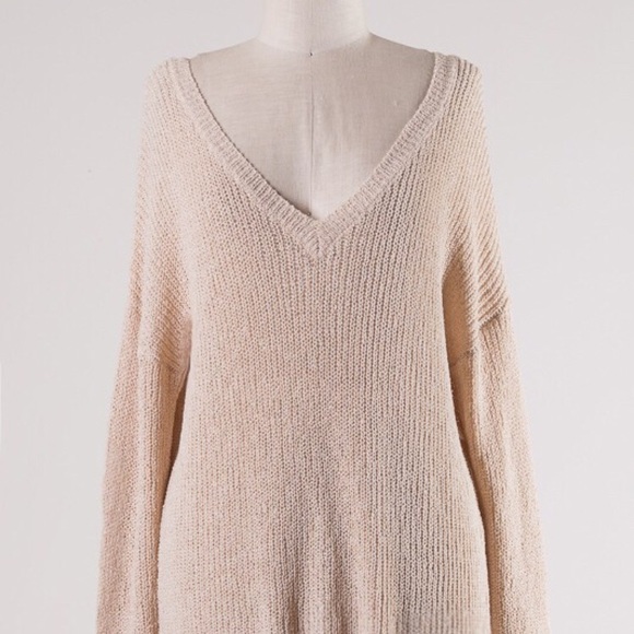 NWT V-Neck Sweater - Picture 4 of 6
